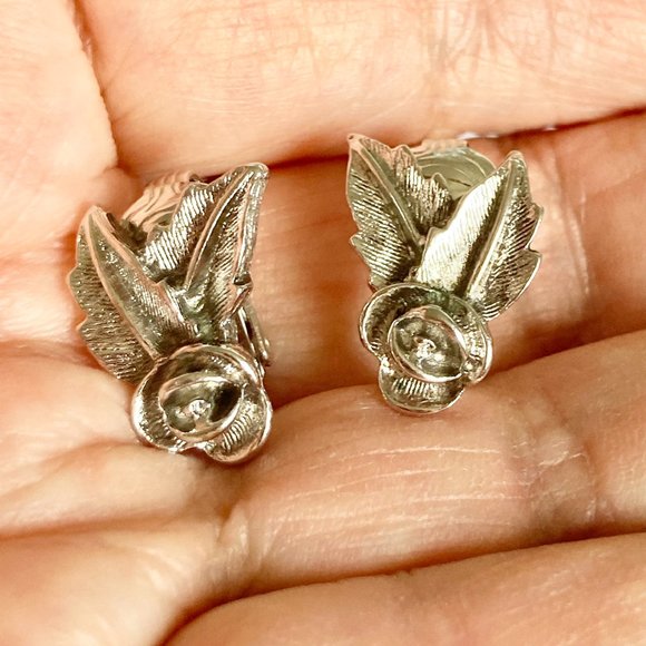 Vintage Sarah Coventry Rose Bud Flower Clip On Earrings Climber Silver Tone 70's - Picture 8 of 14